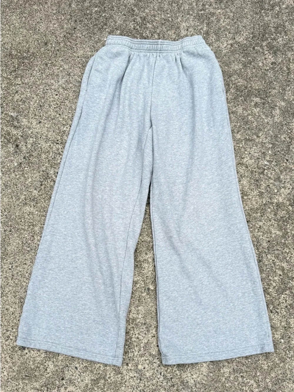Uniqlo Wide-Leg Sweatpants Size M Fleece-Lined Elastic Waist Athleisure - Picture 4 of 11